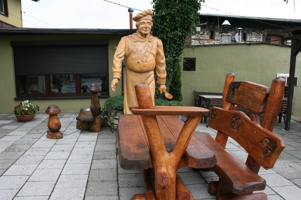 Hotel Komfort Inn - Dwor Hubertus Piekary Śląskie Dış mekan fotoğraf