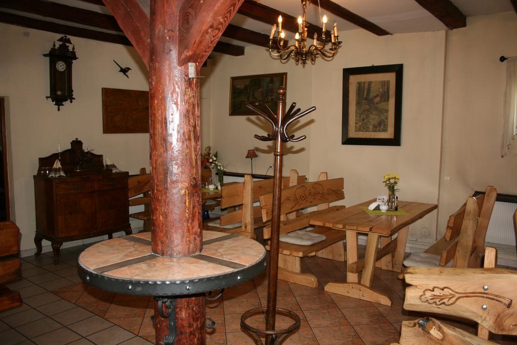 Hotel Komfort Inn - Dwor Hubertus Piekary Śląskie Dış mekan fotoğraf
