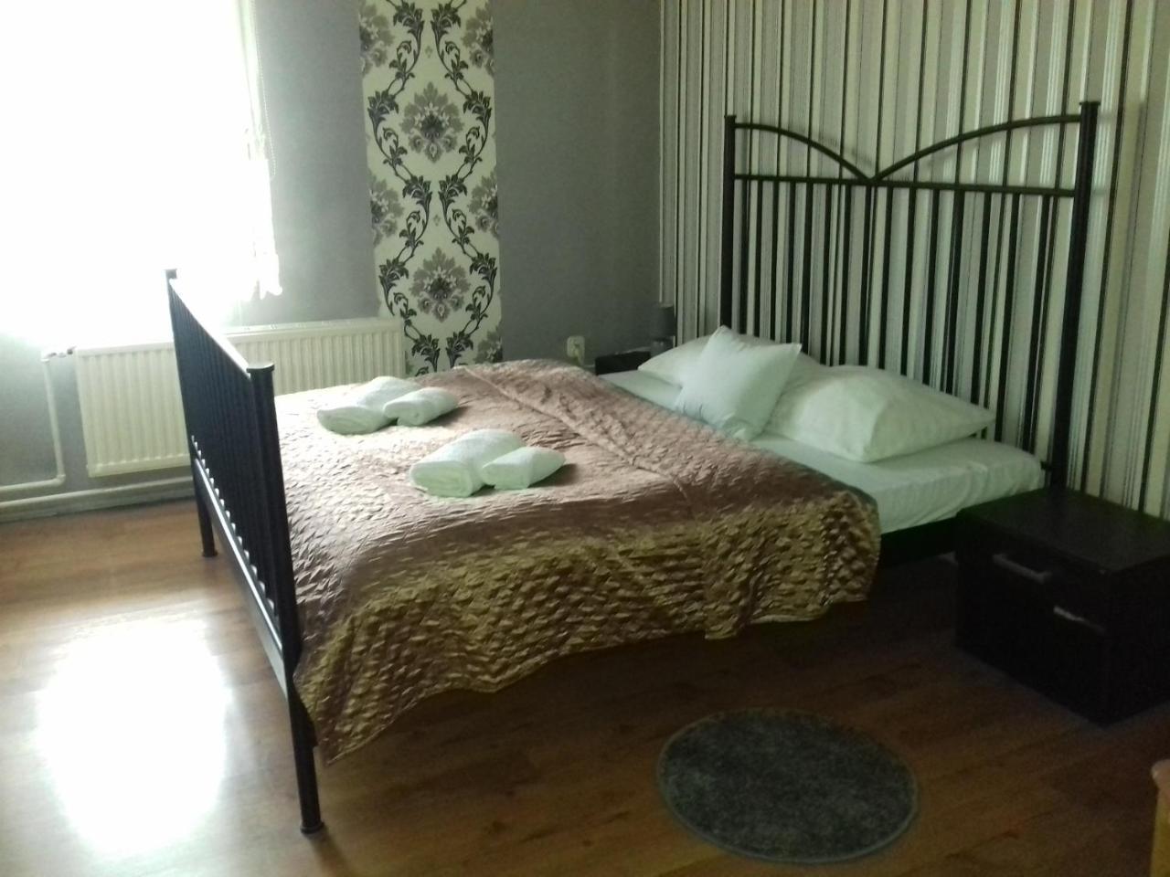 Hotel Komfort Inn - Dwor Hubertus Piekary Śląskie Dış mekan fotoğraf