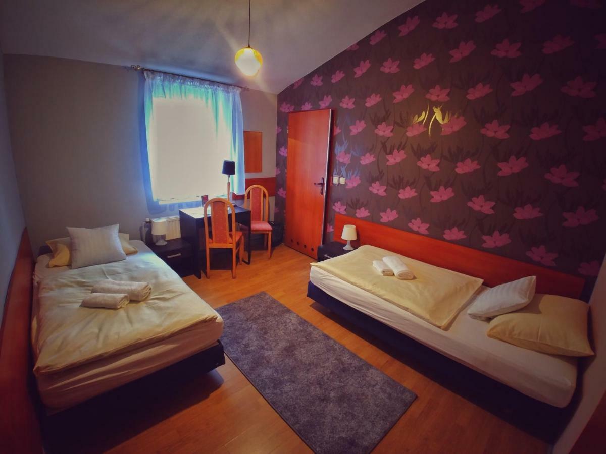 Hotel Komfort Inn - Dwor Hubertus Piekary Śląskie Dış mekan fotoğraf